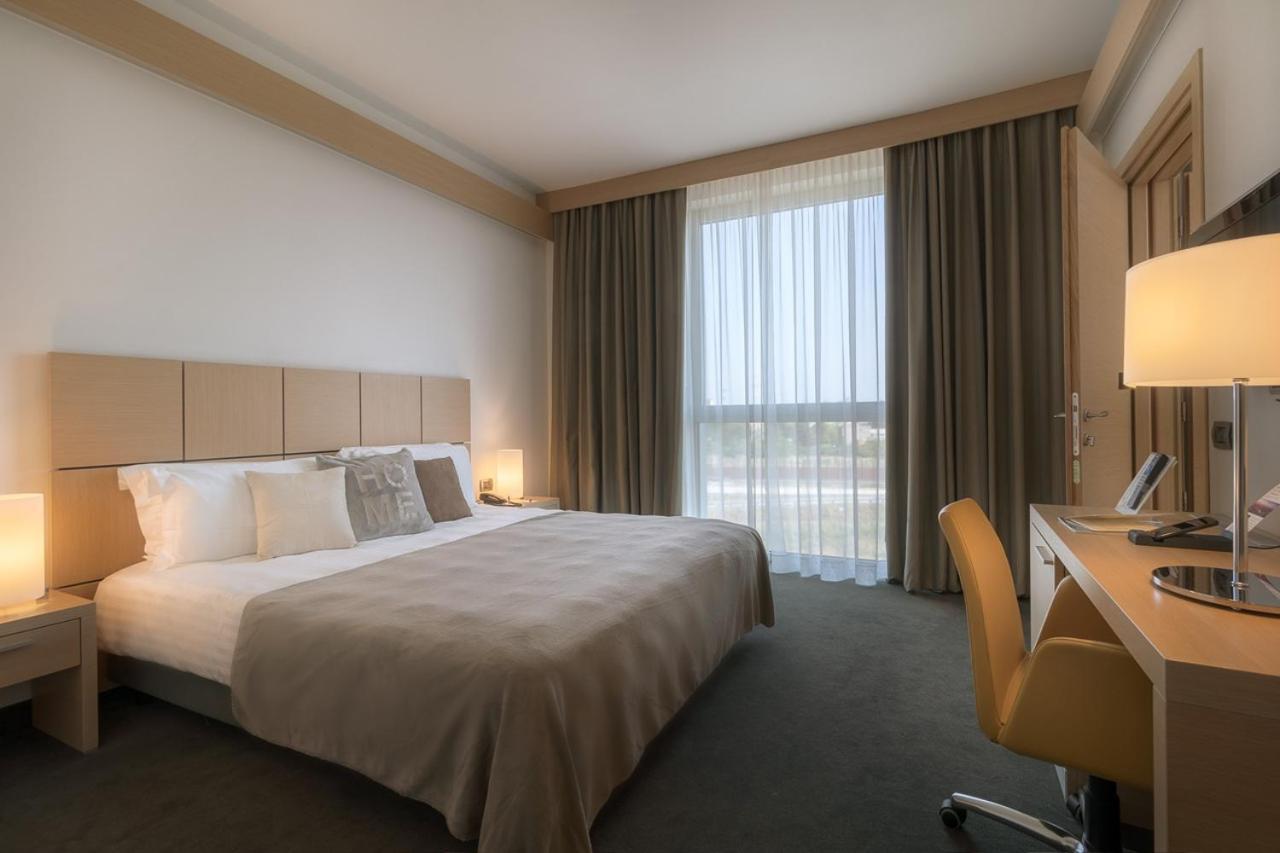 Hotel Domina Milano Fiera Novate Milanese Esterno foto