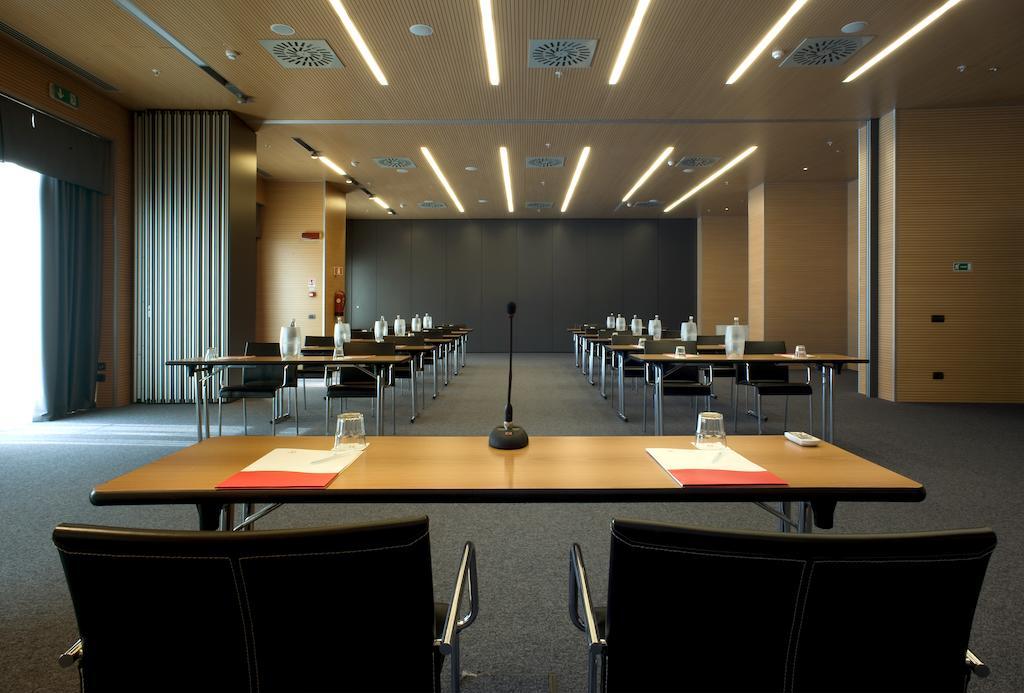 Hotel Domina Milano Fiera Novate Milanese Esterno foto